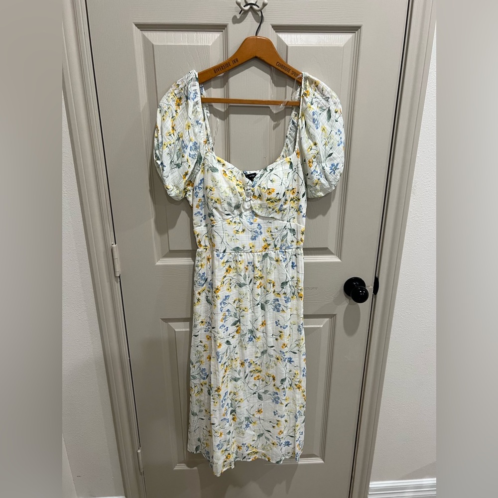 As U Wish White Floral Puff Sleeve Midi Dress